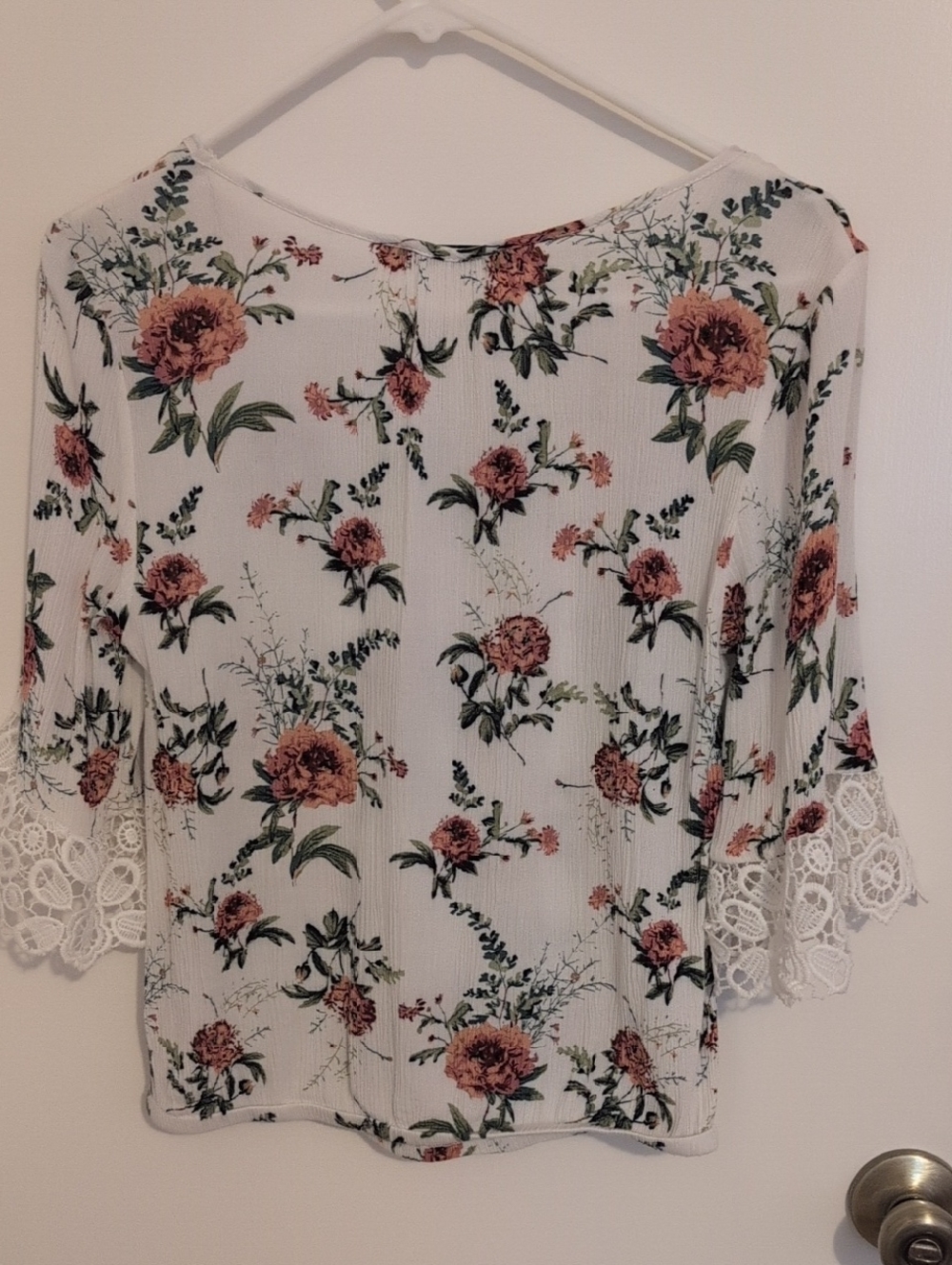 White Floral Lace-Sleeve Women's Top